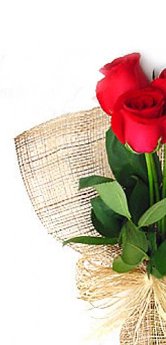 Bouquet de Rosas Vermelhas em Juta