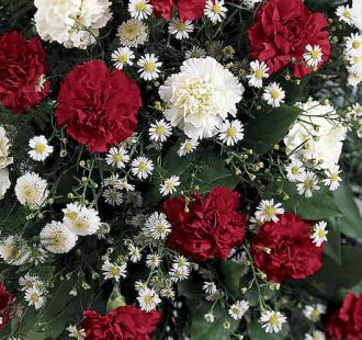 Coroa de Flores com Rosas e Cravos Brancos e Vermelhos