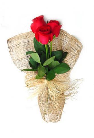 Bouquet de Rosas Vermelhas em Juta